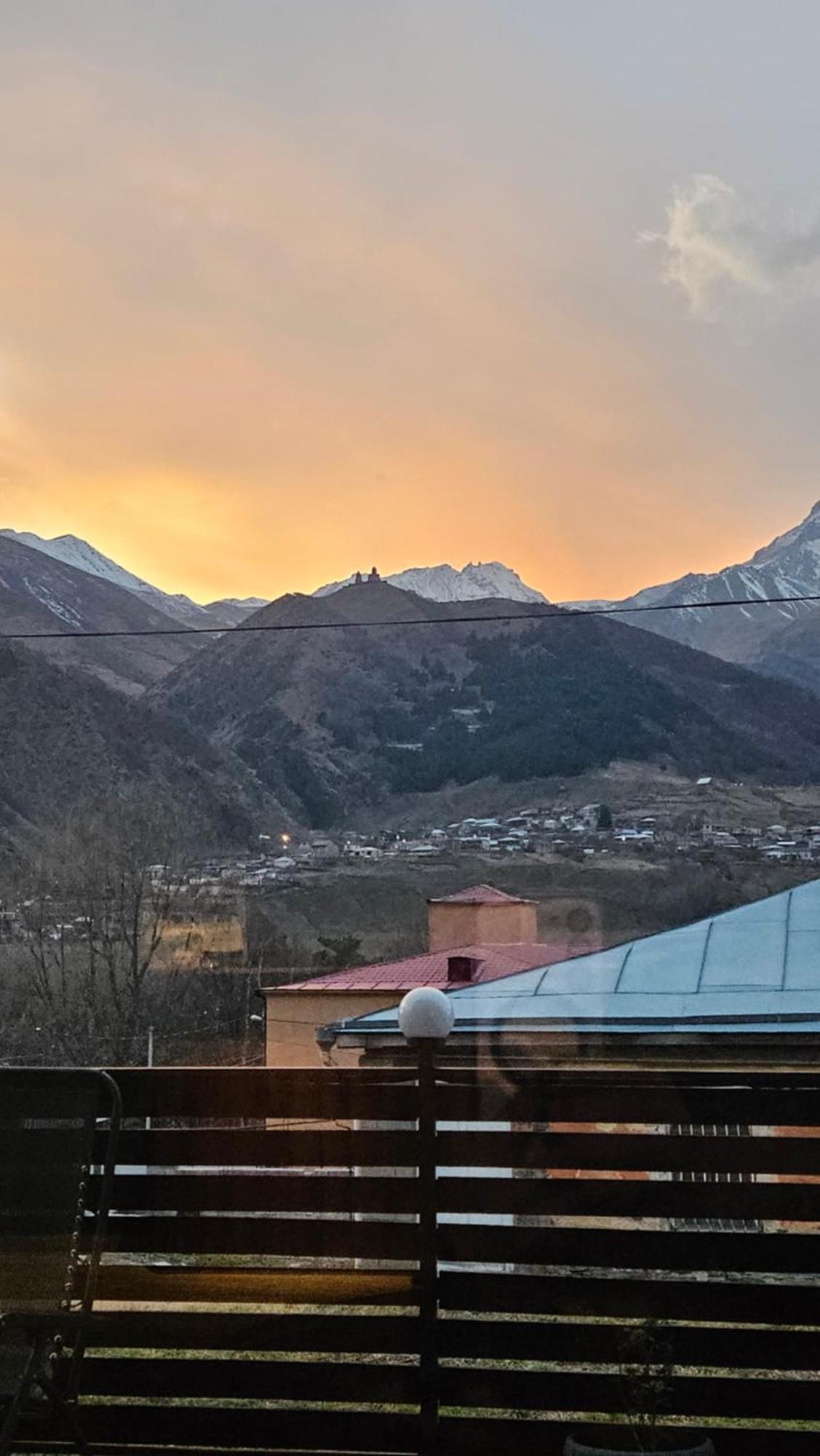 Best View Kazbegi Екстериор снимка